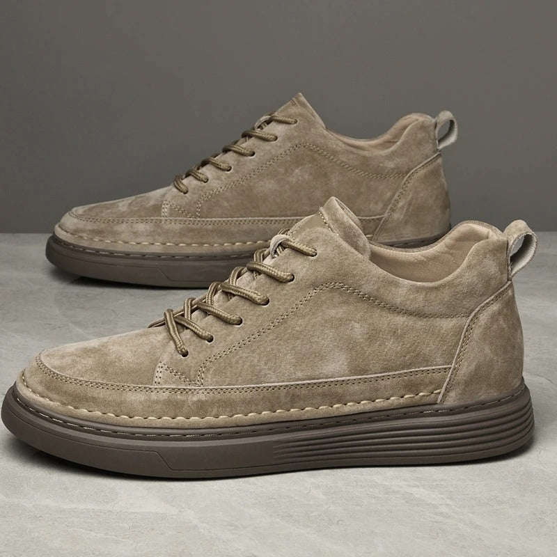 Calzature uomo moda, ammortizzazione premium e vestibilità comoda per ogni giorno. Beige, bianco e arancio.