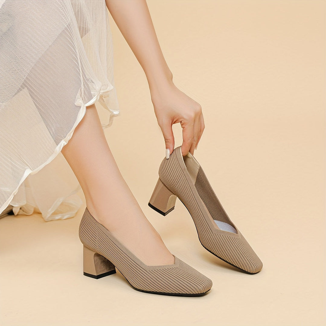 Décolleté eleganti donna, tacco largo per comfort e soletta imbottita, perfette per moda ufficio.