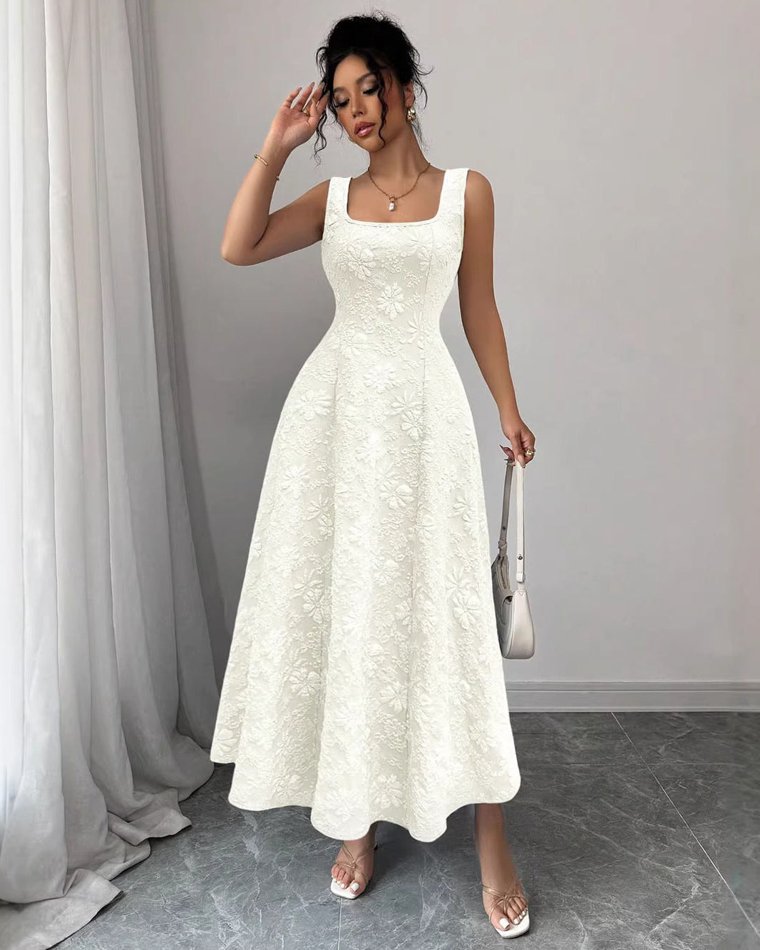 Abito maxi donna elegante jacquard senza maniche, vita alta. Stile A-linea per cerimonie e serate.