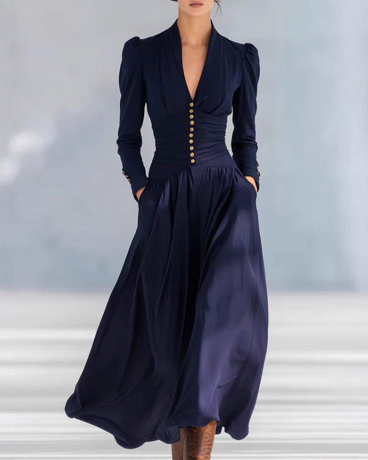 Vestito donna aderente vita alta, abito midi plissettato. Perfetto per outfit autunnale elegante o casual moda donna.