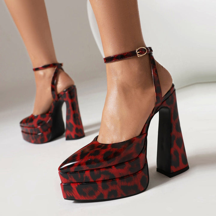Tacchi alti décolleté donna stampa leopardo, punta affusolata. Suola impermeabile per comfort e moda elegante.