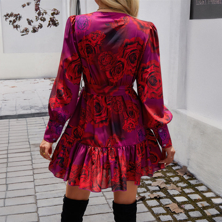 Moda estiva: Abito midi donna con fantasia floreale, taglio plissettato e vita alta, ideale per ogni occasione.