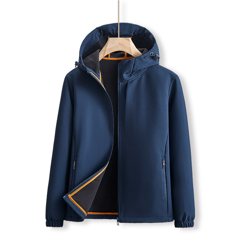 Giacca blu da uomo autunnale, per outdoor e tempo libero. Con pratica zip e taglie forti.