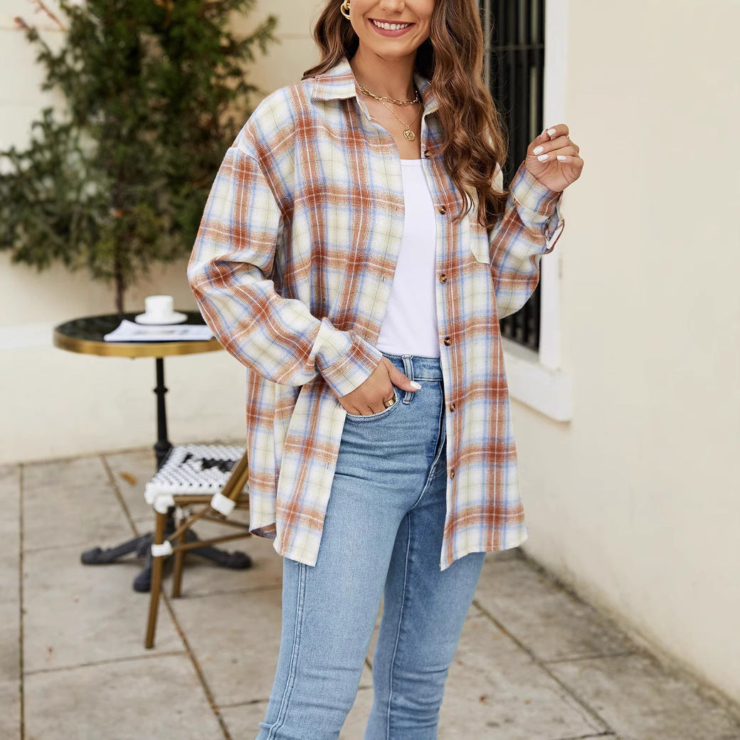 Camicia donna a quadri lunga, manica lunga. Top casual versatile con bottoni, perfetta per outfit quotidiani.