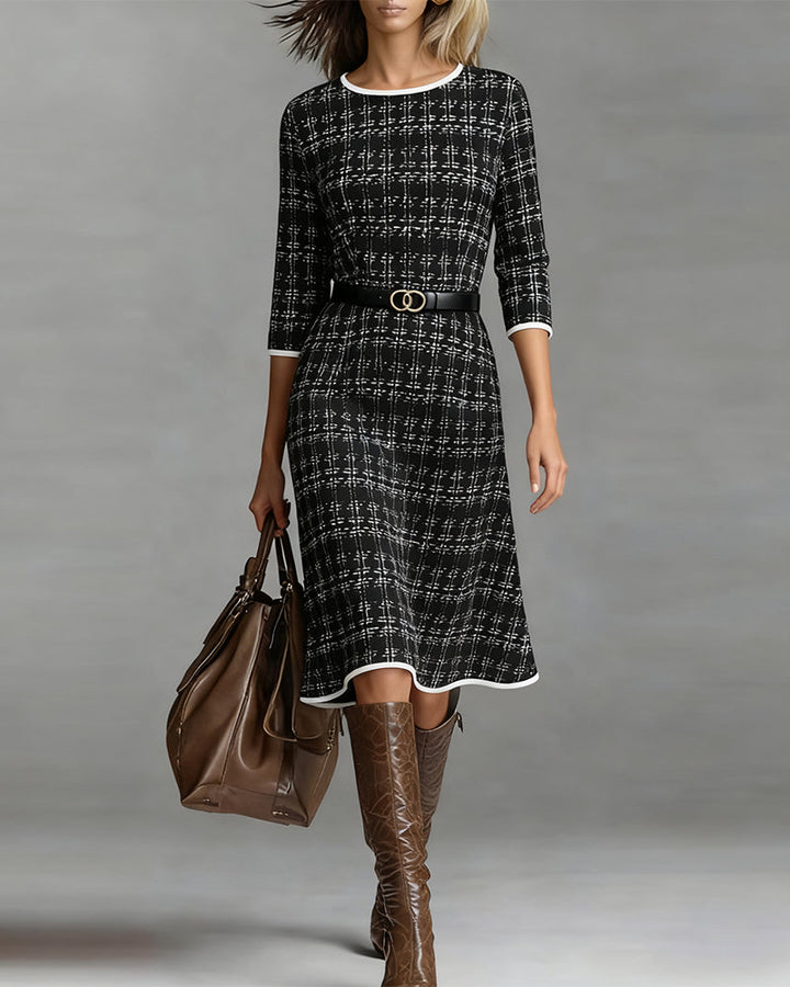 Abito autunnale donna nero elegante, linea A, lunghezza ginocchio, girocollo, maniche 3/4. Perfetto vestito casual.