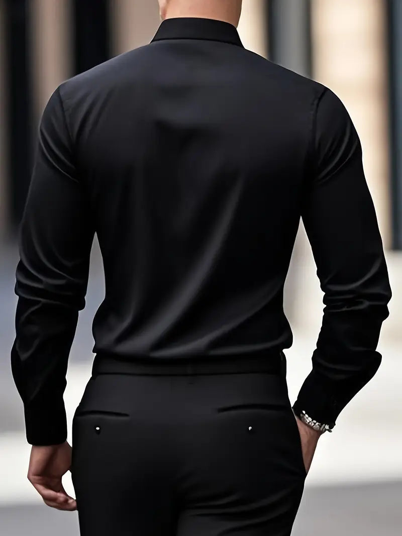 Camicia uomo: manica lunga, taglio slim fit, elegante e comoda per l'ufficio e il tempo libero.