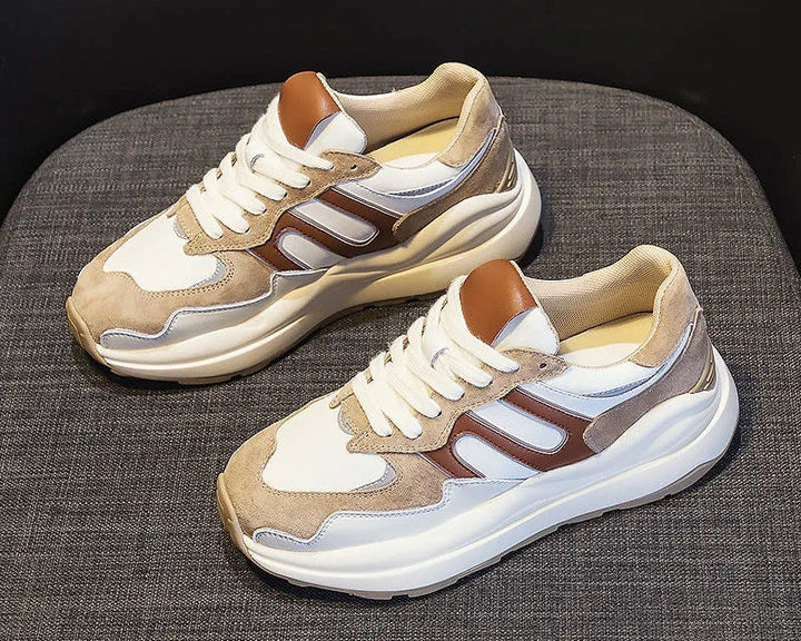 Moda donna: scarpe autunnali piatte marroni, comode e versatili, con punta tonda. Ideali per ogni giorno.