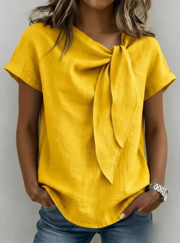 T-shirt donna a maniche corte, stile semplice e comfort per abbigliamento quotidiano e moda femminile. Top estivo.