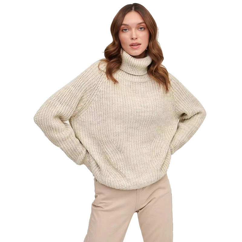 Dettaglio maglione donna collo alto a coste, maglia spessa e morbida, ideale per comfort e calore.
