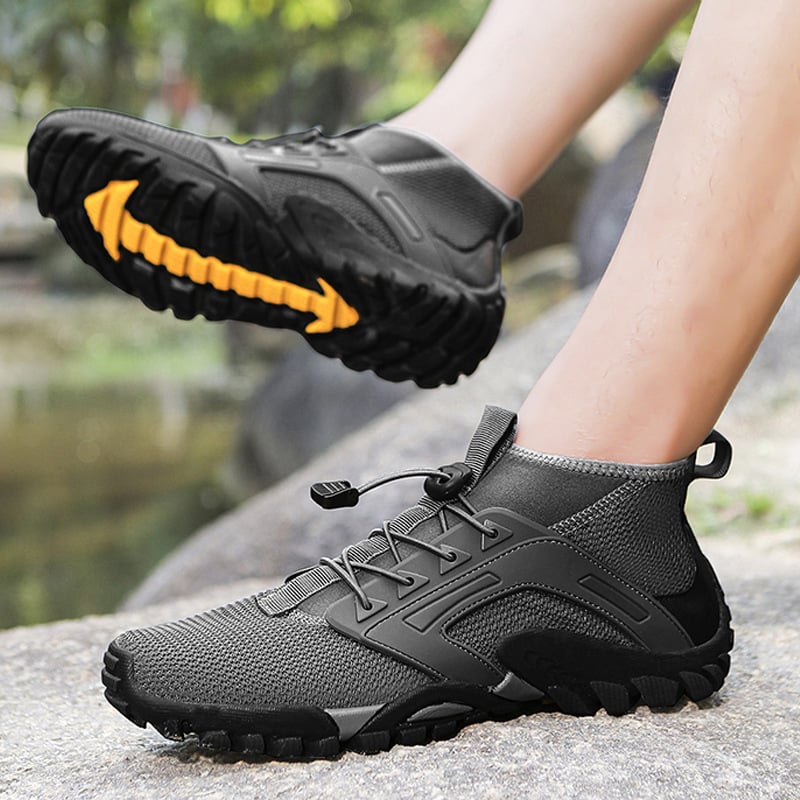 Calzature outdoor da uomo per avventura. Scarpe da escursione con comfort superiore e supporto ottimale per lunghe camminate.