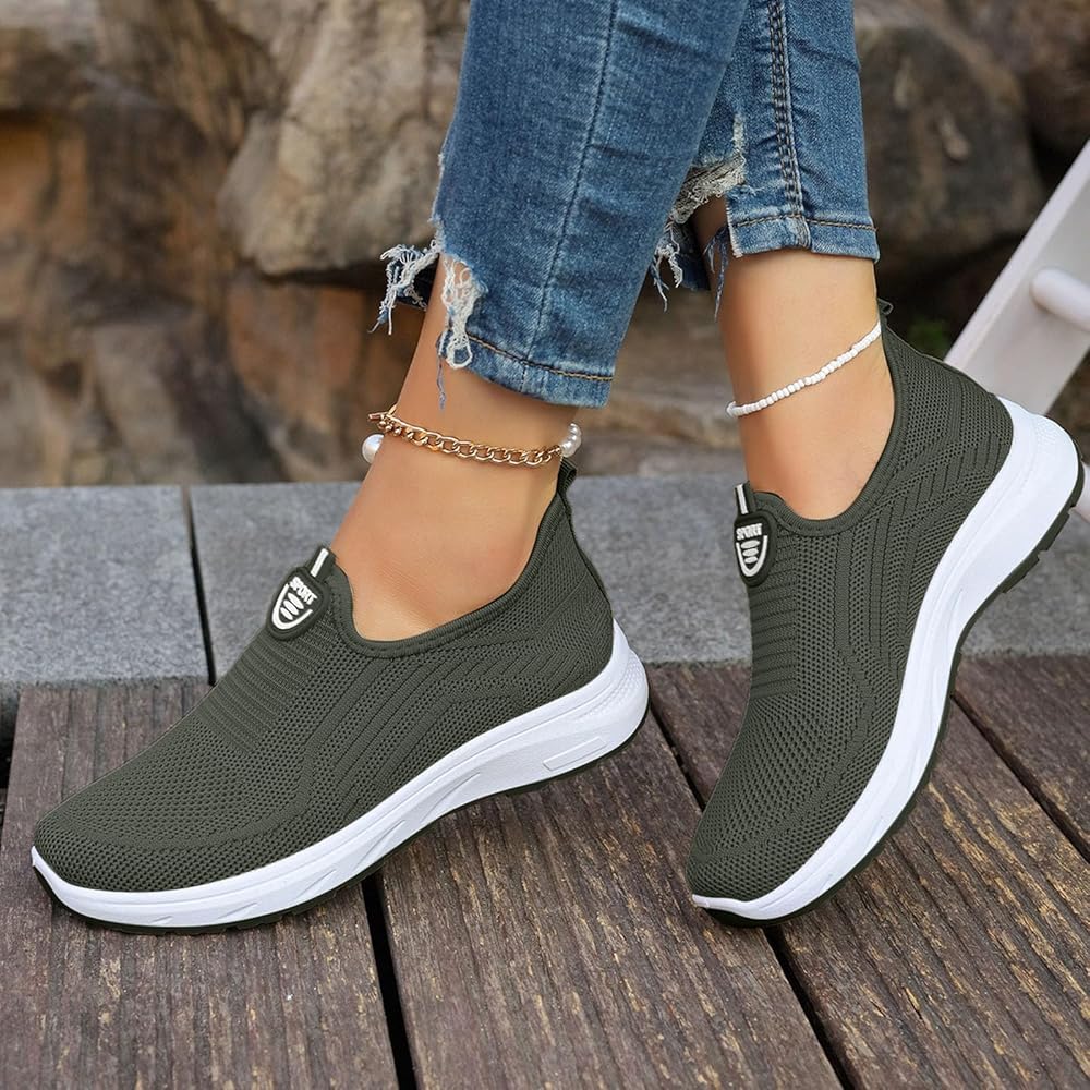 Sneakers donna traspiranti per il tempo libero, garantiscono freschezza e comfort in ogni passo.