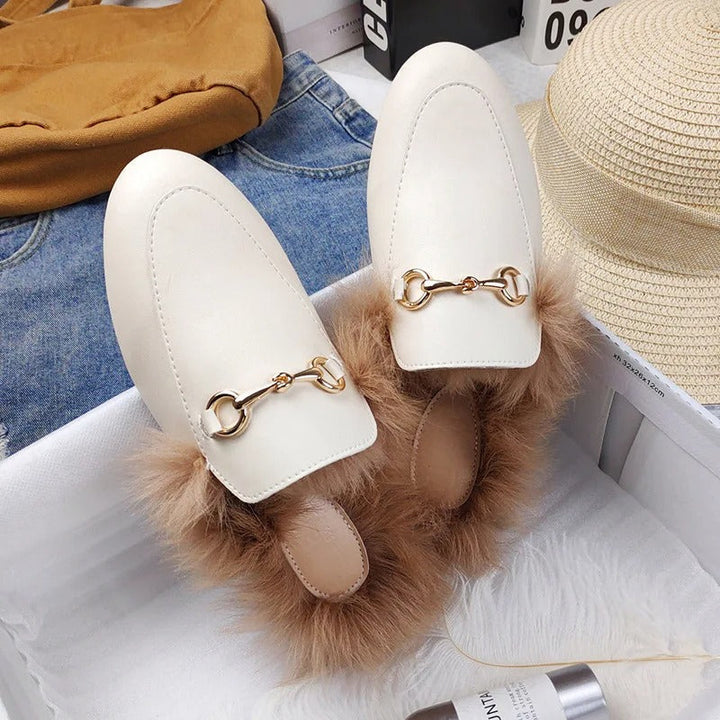 Mocassini moda donna, design elegante e comfort quotidiano. Scarpe versatili per outfit casual o formali.