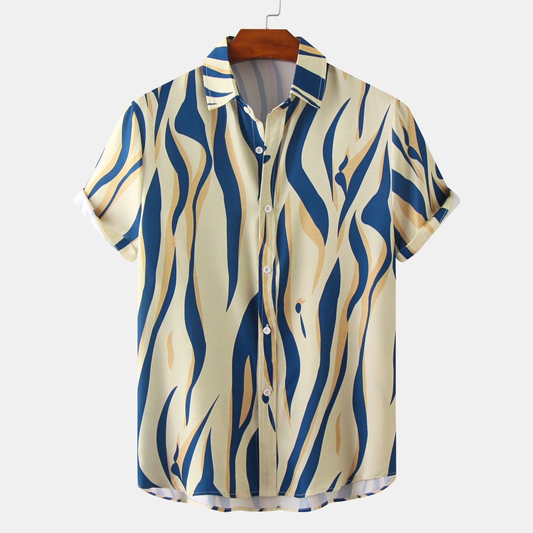 Camicia uomo estiva a maniche corte con stampa floreale, vestibilità aderente, ideale per vacanze e tempo libero.
