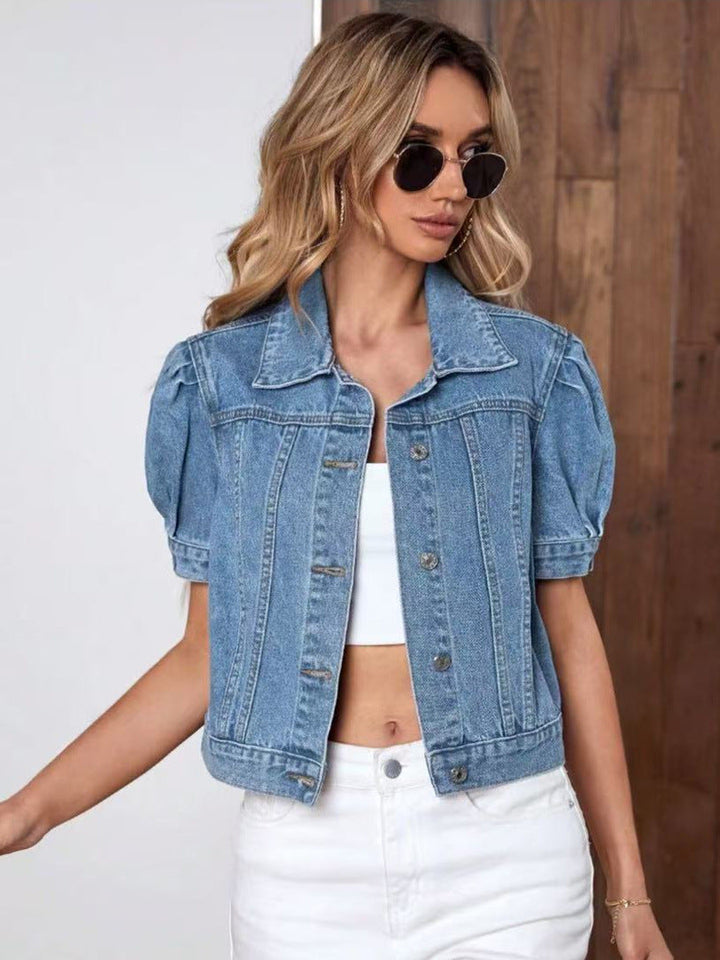Giacca moda femminile retrò con maniche a sbuffo. Capospalla donna per stile casual e versatile.