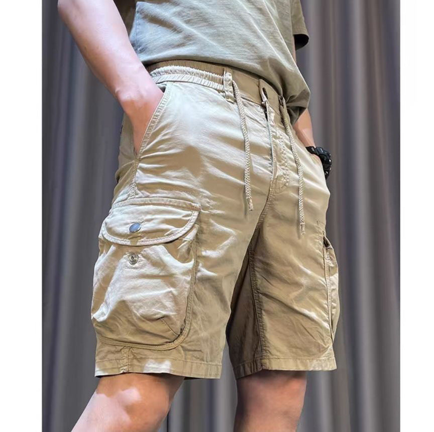 Salopette uomo comfort a gamba dritta cropped. Tasche multiple per un look casual estivo, ideale per il tempo libero.