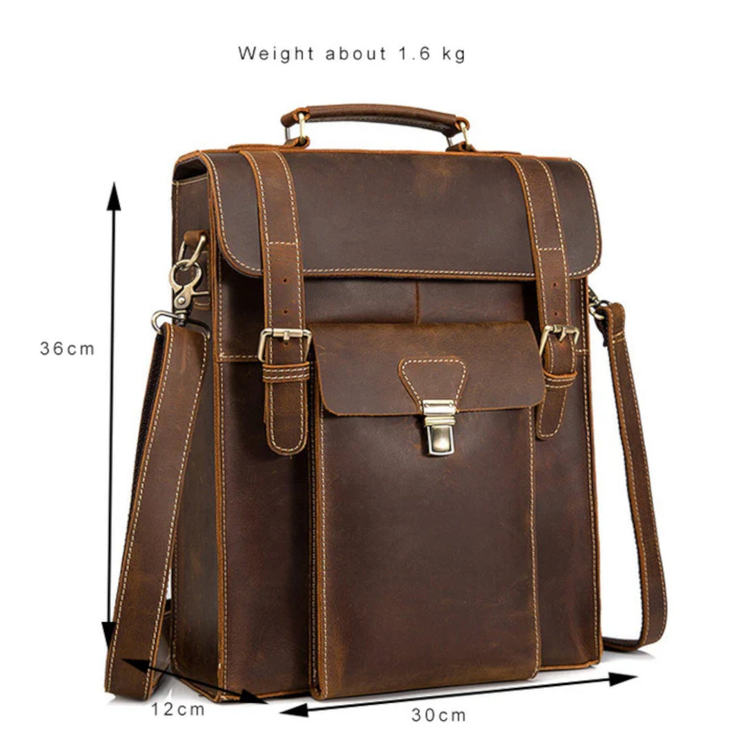 Versatile zaino marrone convertibile in valigetta da uomo, ideale per professionisti e viaggiatori.