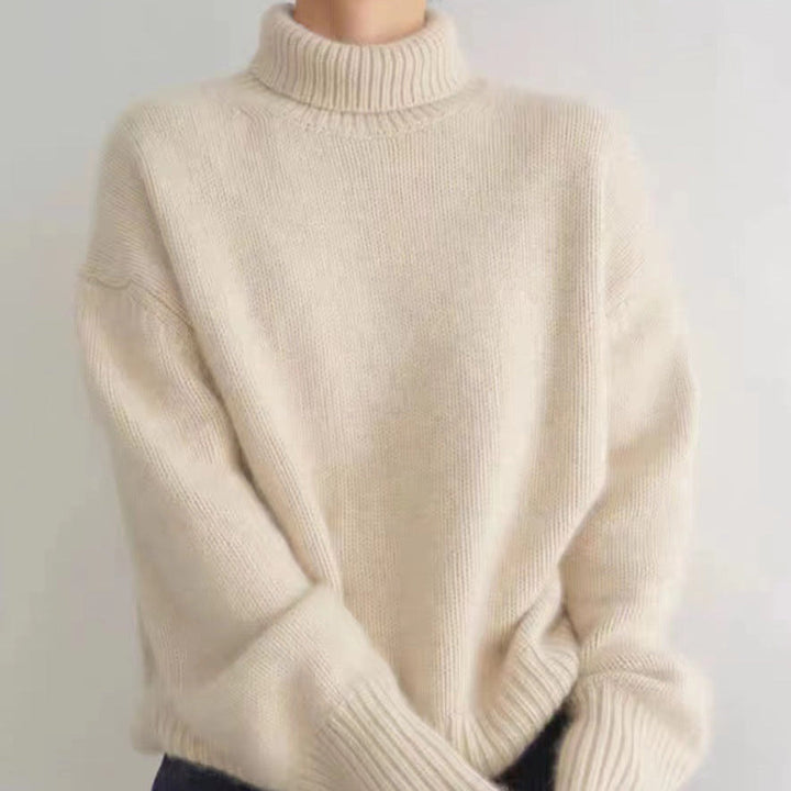 Donna, maglione dolcevita spesso per un inverno caldo. Pullover a maniche lunghe, moda e comfort essenziale.
