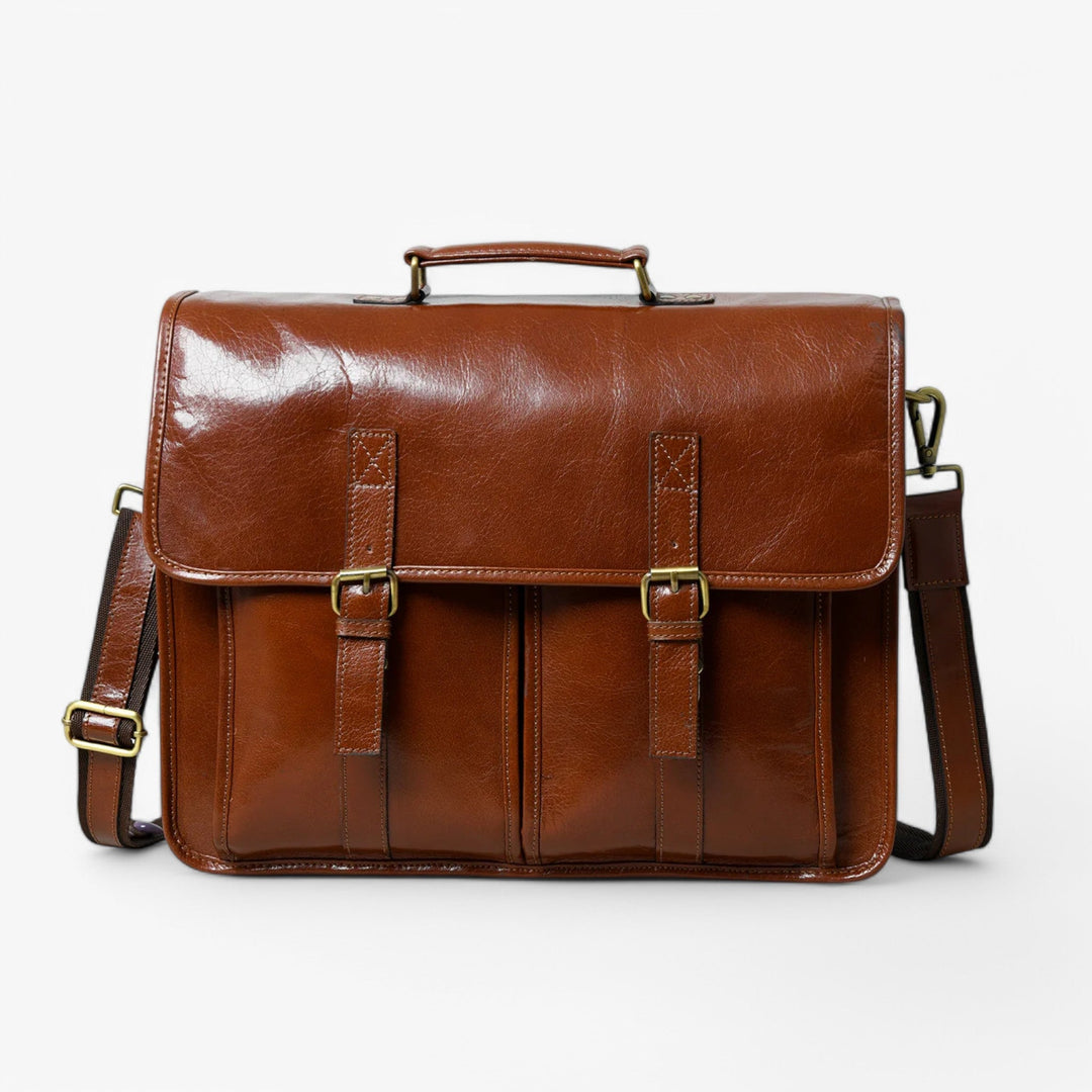 Borsa portadocumenti uomo marrone con patta in pelle, ideale per lavoro e ufficio, stile classico.