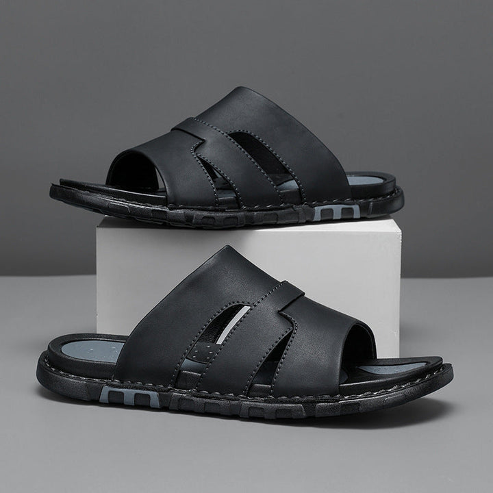 Pantofole uomo eleganti e confortevoli, senza lacci, con suola morbida. Ideali per relax e misure grandi.