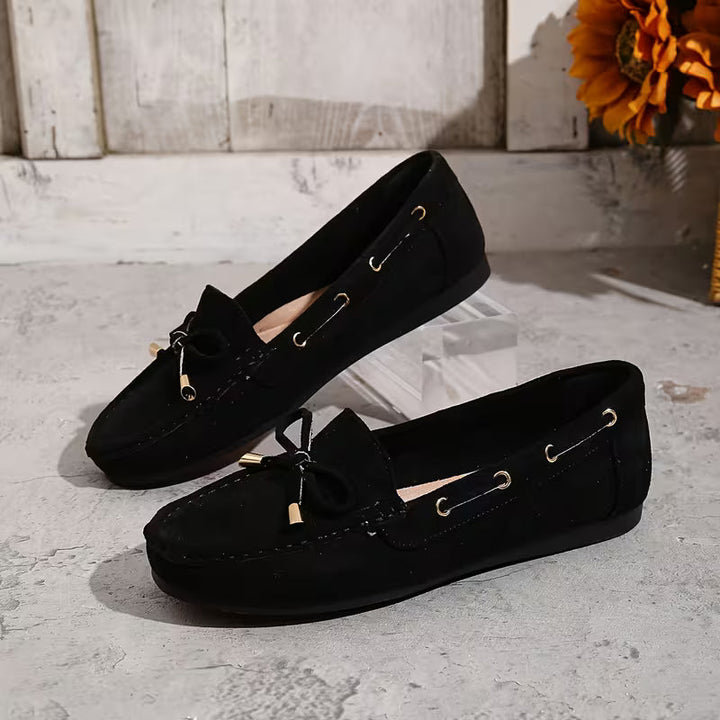 Mocassini donna comodi con fiocco, calzature perfette per l'uso quotidiano, un mix di stile e funzionalità.