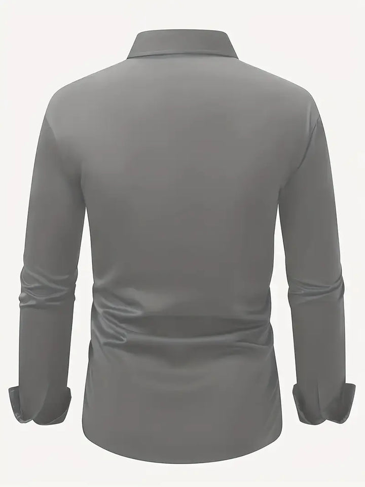 Abbigliamento moda uomo: camicia elegante, manica lunga slim fit, per un look impeccabile.
