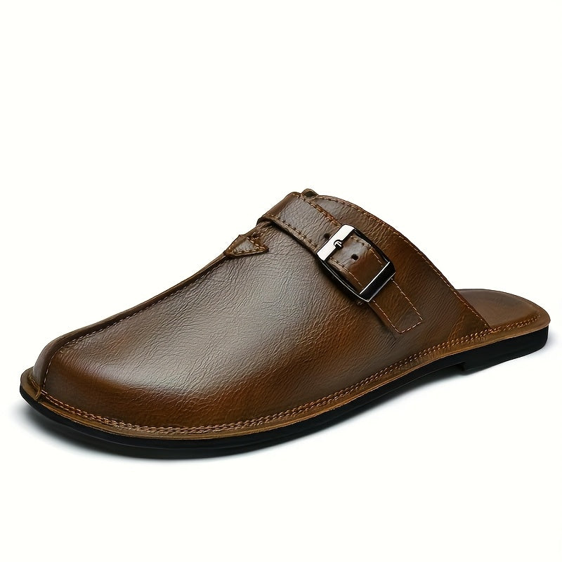 Comodi sabot uomo in similpelle marrone, scarpe dal design vintage e pratico per il tempo libero.
