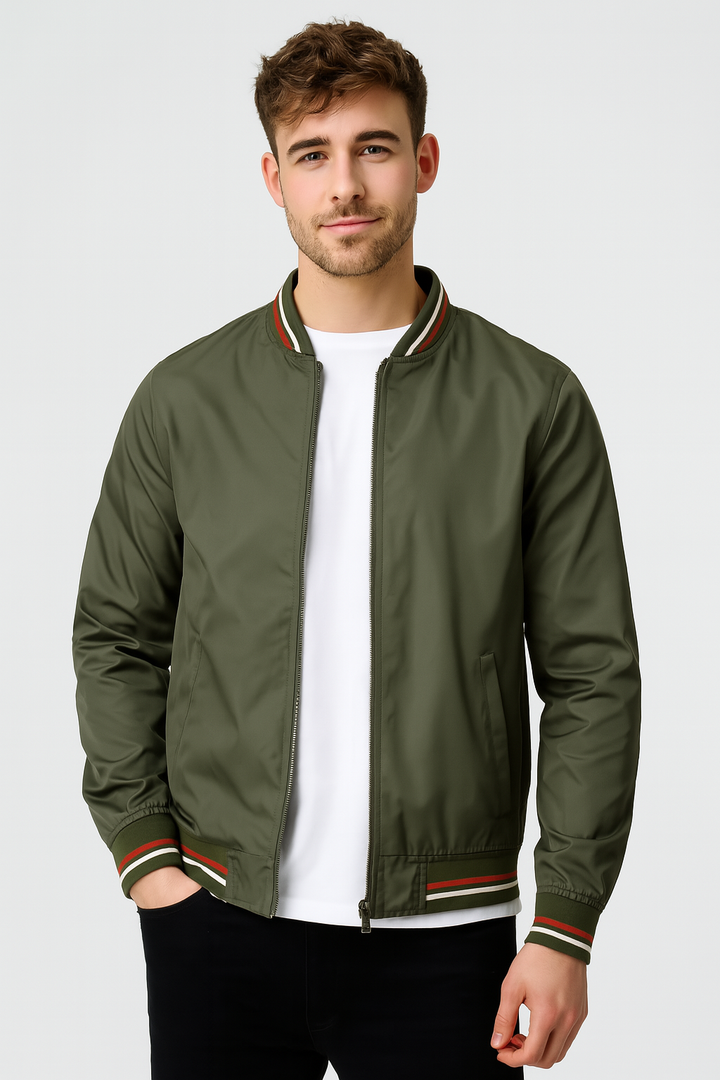 Giacca antivento da uomo per moda maschile. Comfort ottimale, ideale per abbigliamento casual e stile urbano.