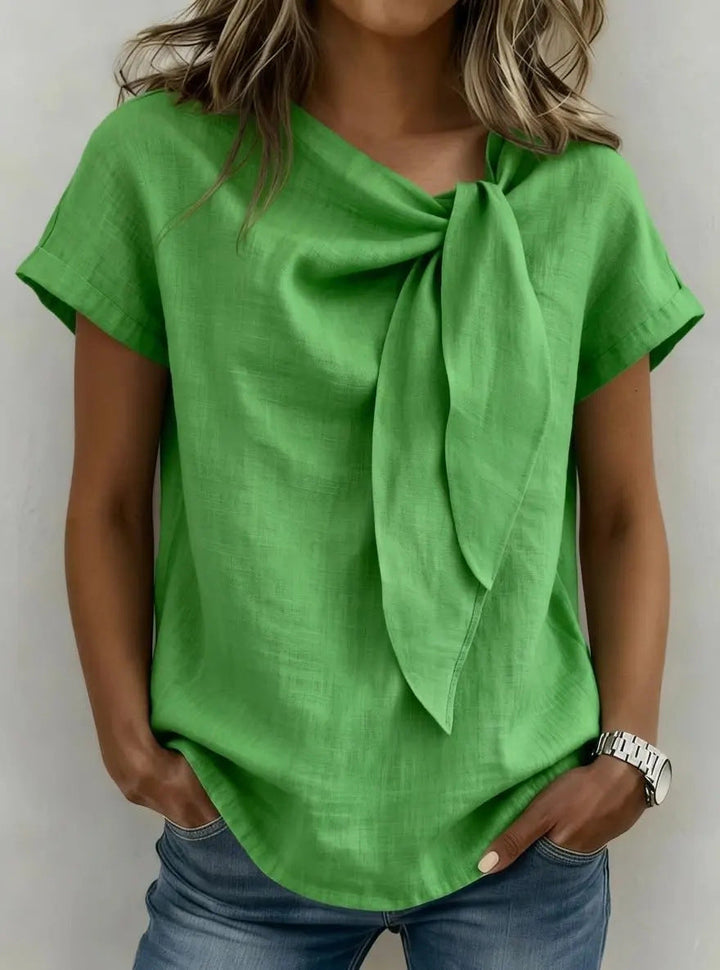 Versatile maglietta donna casual, maniche corte, per un look quotidiano e comfort estivo. Moda femminile.