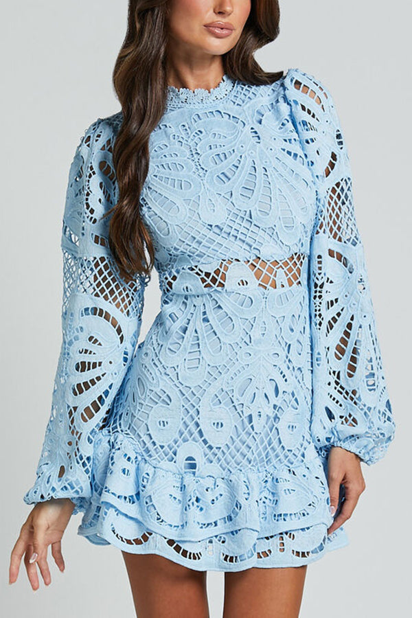 Vestito elegante donna, con pizzo delicato e maniche lunghe, rifinito da una cintura. Perfetto per serate.