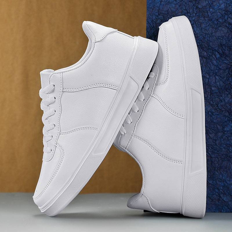 Sneakers bianche uomo traspiranti ideali per primavera estate. Scarpe casual leggere e confortevoli, disponibili anche taglie grandi.