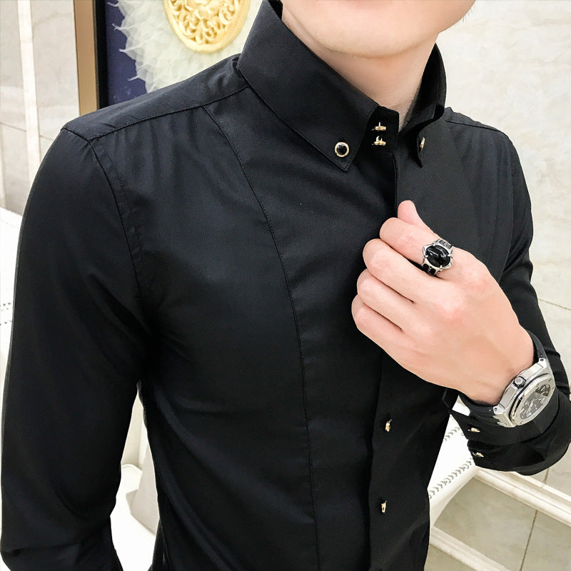 Camicia donna slim fit a maniche lunghe, versatile e anti piega, ideale per outfit eleganti o casual chic quotidiani.
