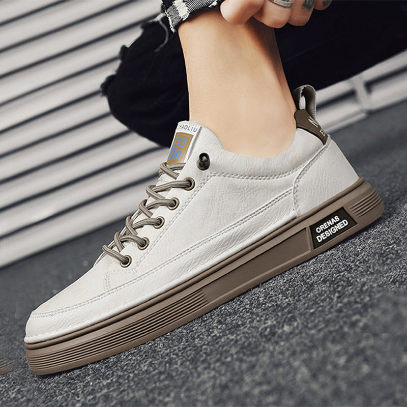 Comode sneakers slip-on da uomo per uno stile pratico e sportivo. Calzature resistenti e alla moda.