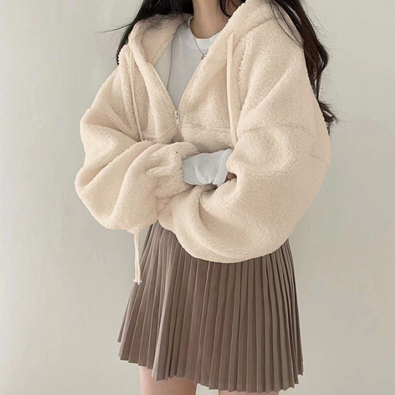 Giacca donna invernale corta, pratica ed elegante, con collo alto per massimo comfort e stile alla moda.