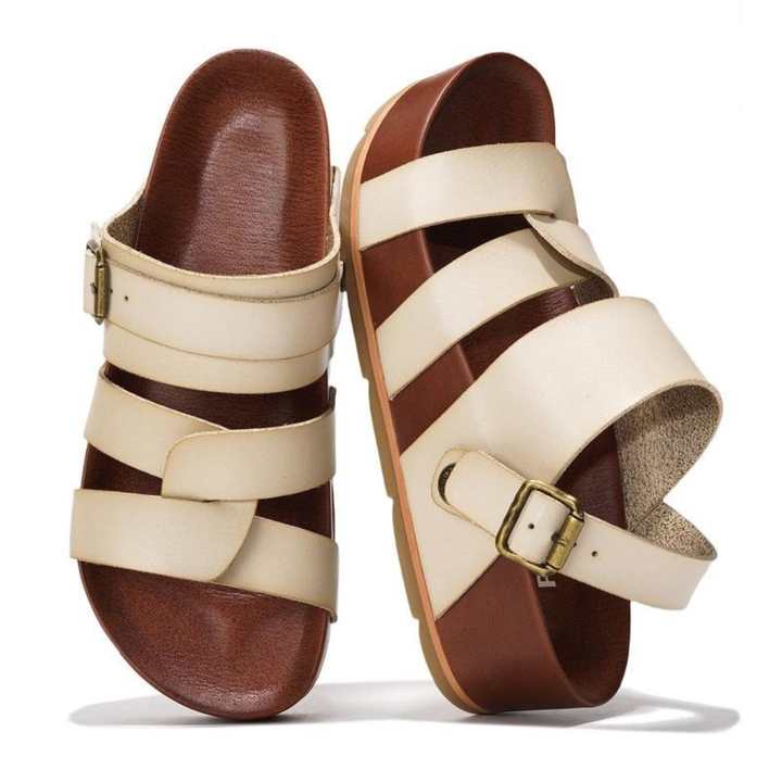 Sandali donna casual con fibbia regolabile, ideali per comfort e stile quotidiano estivo.