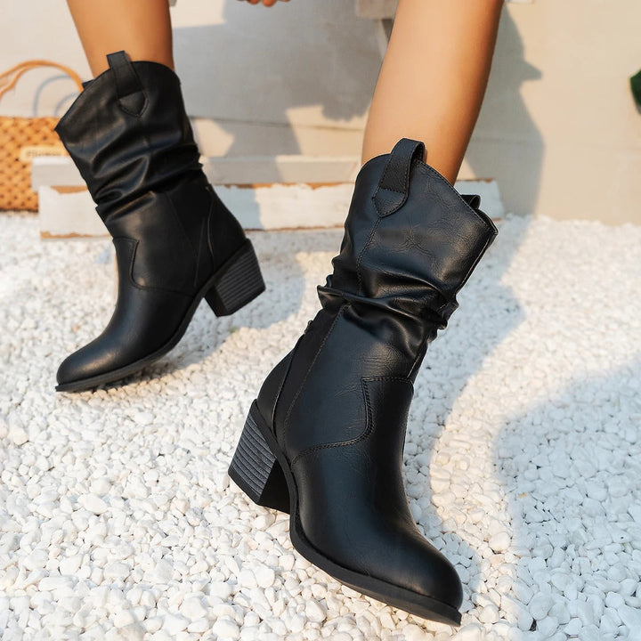 Cammina con stile e comfort: stivali da cowboy ortopedici per donna, ideali per ogni tua avventura.