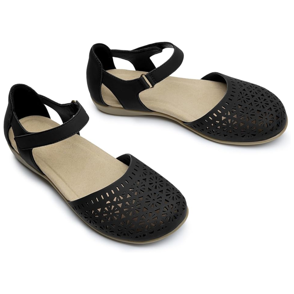 Calzature estive da donna Flora con punta chiusa, offrono massimo comfort per tutto il giorno.