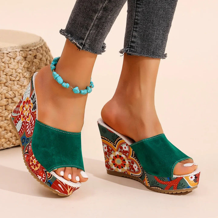 Sandali donna con zeppa bohème eleganti, perfetti per un look estivo chic e confortevole.