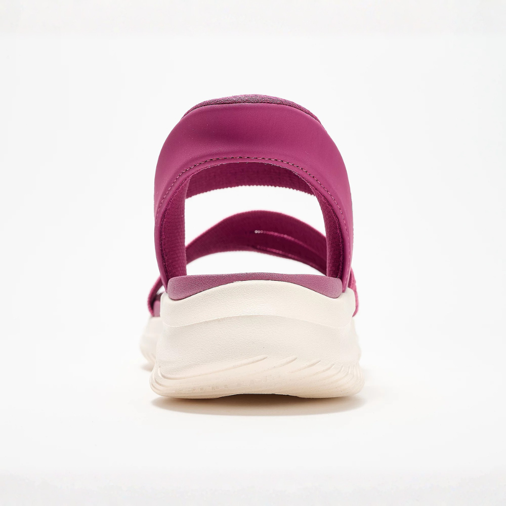 Comodi sandali bassi da donna, ideali per l'estate. Calzature casual per ogni giorno, facili da abbinare.