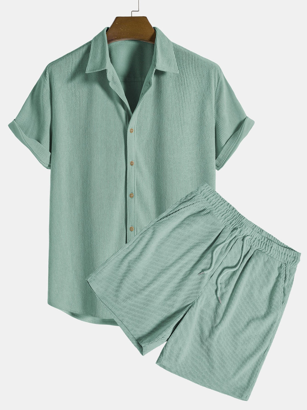 Completo uomo versatile, leggero e traspirante, perfetto per look casual o sportivi in primavera/estate.