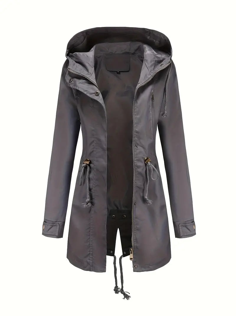 Abbigliamento esterno donna: trench impermeabile con cappuccio, perfetto per moda e protezione.