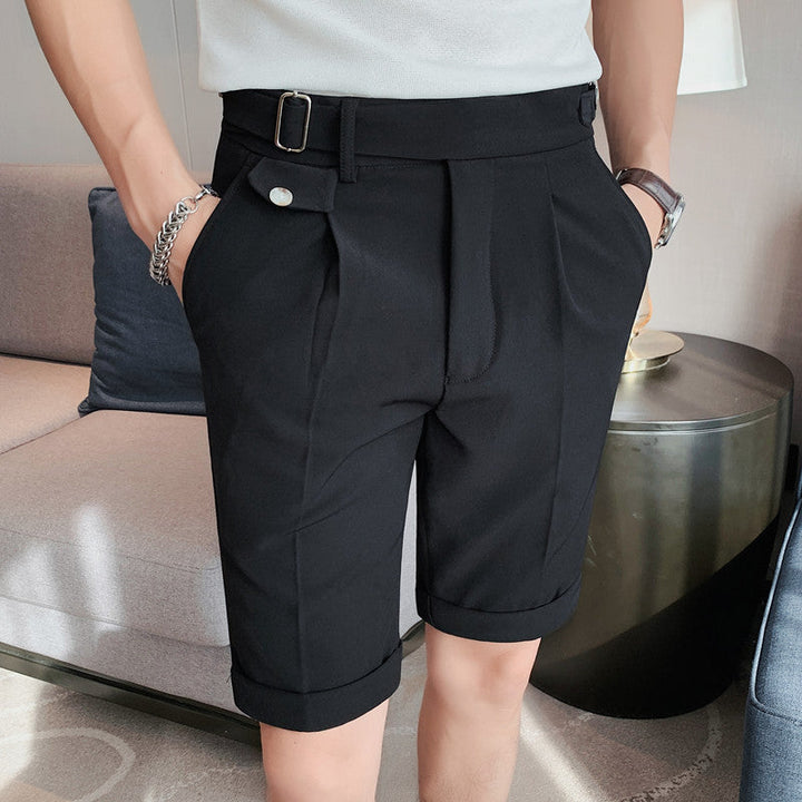 Abbigliamento uomo: pantaloncini estivi a gamba dritta, design contrasto. Ottimi per moda casual.