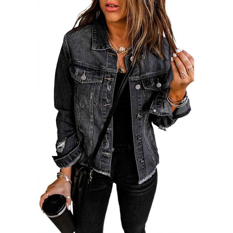 Giacca donna versatile in denim con bottoni e maniche lunghe, ideale per outfit casual ed eleganti autunno/primavera.