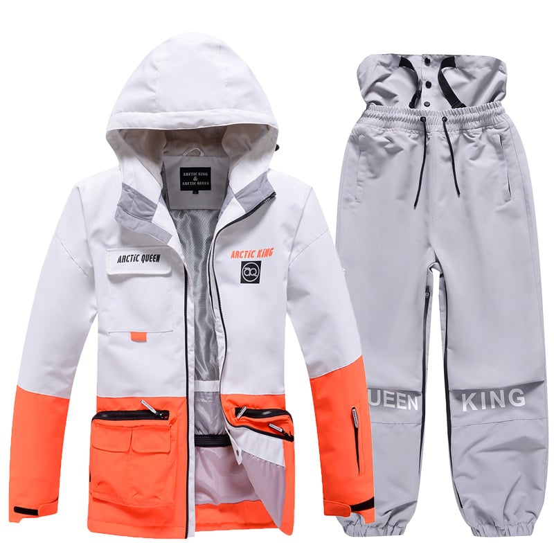 Completo da snowboard isolante, traspirante e impermeabile per la massima protezione.