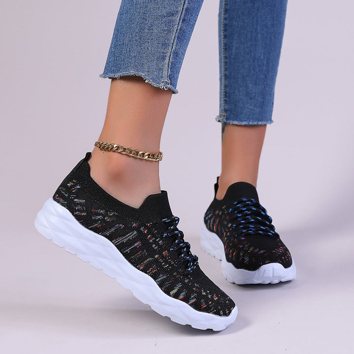 Scarpe donna basse e leggere con lacci, sneakers moda per outfit casual e comodi tutto l'anno. Calzature.