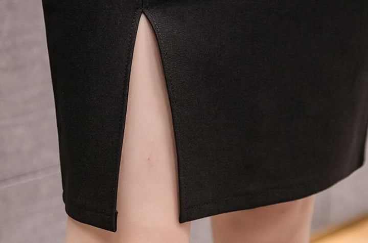 Gonna donna nera A-line con spacco laterale. Stile fasciato versatile, elegante per ufficio e tempo libero.