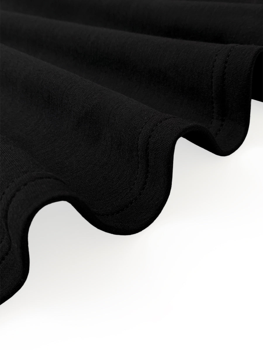 Abito lungo da donna stile moda con collo alto, maniche a sbuffo e silhouette elegante, perfetto per la sera.