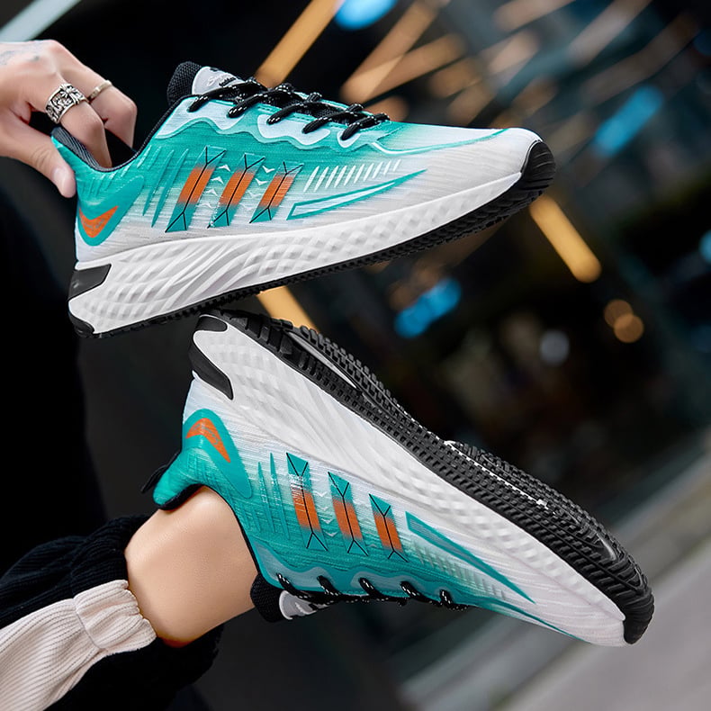 Calzature maschili azzurre con suola spessa, lacci. Queste sneakers offrono il massimo comfort e un tocco di stile.