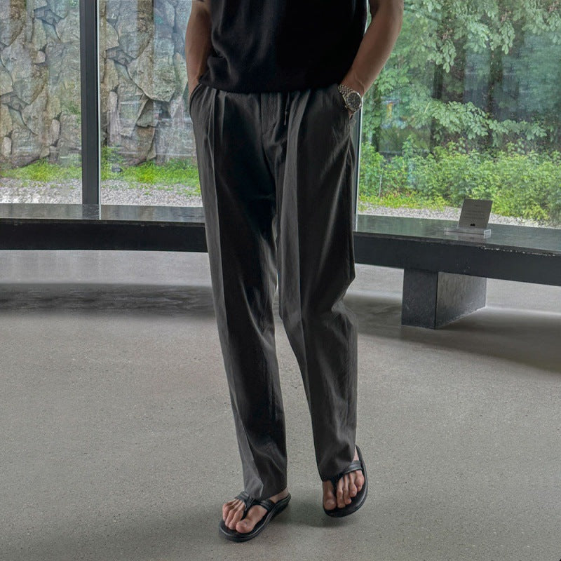 Pantaloni uomo casual grigi a gamba dritta, ideali per comfort e stile versatile streetwear.