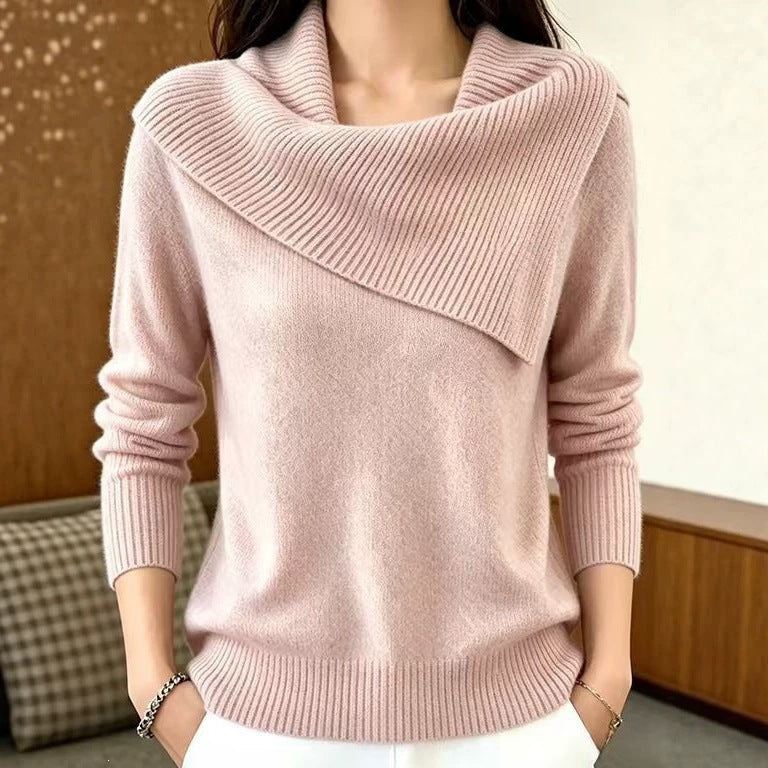 Maglione donna versatile con maniche lunghe e collo revers, ideale per autunno/inverno.
