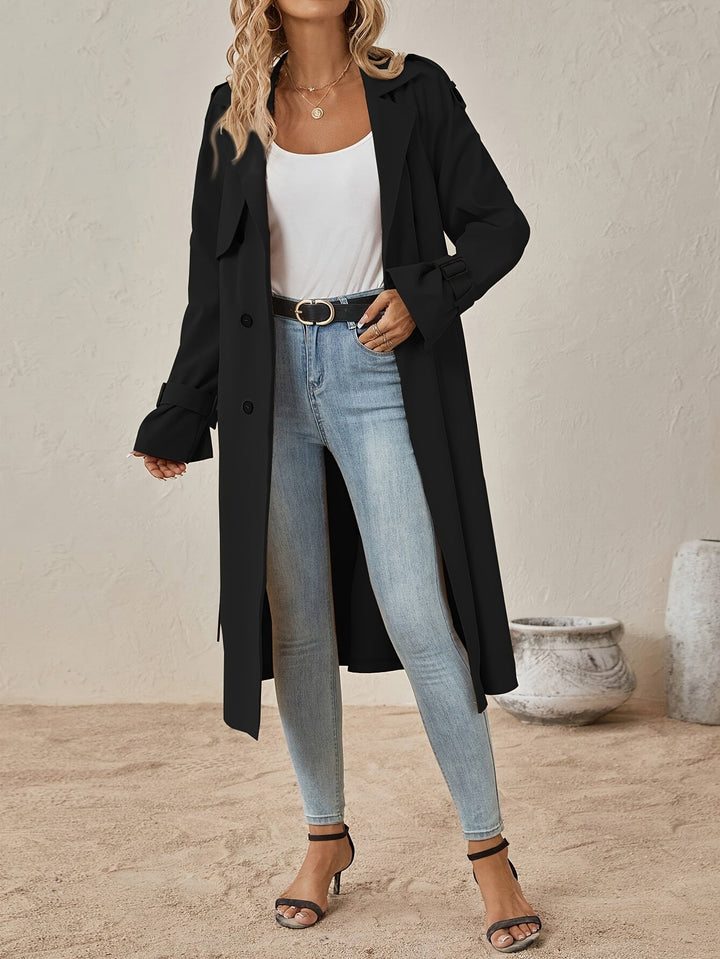 Capospalla trench lungo donna, design elegante per la primavera e l'autunno. Perfetto per outfit chic.